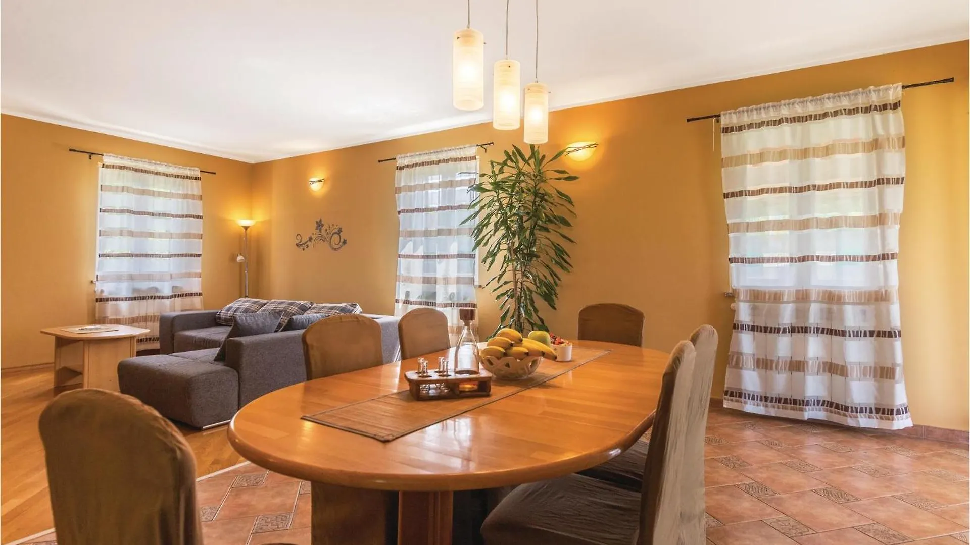 3 Bedroom Gorgeous Home In Putini Sorici 0*,