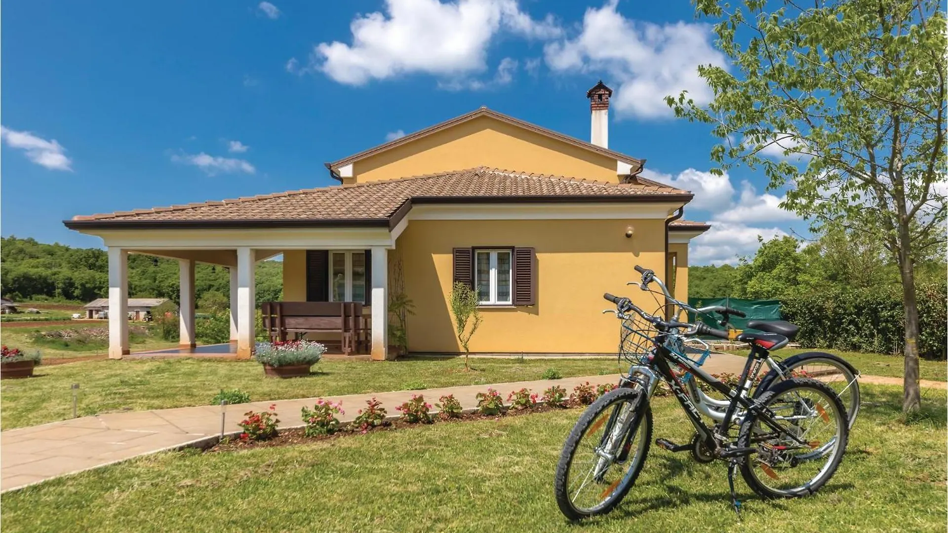 3 Bedroom Gorgeous Home In Putini Sorici